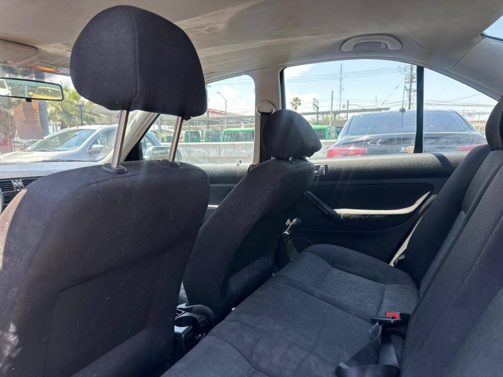 VOLKSWAGEN JETTA CLÁSICO 2013